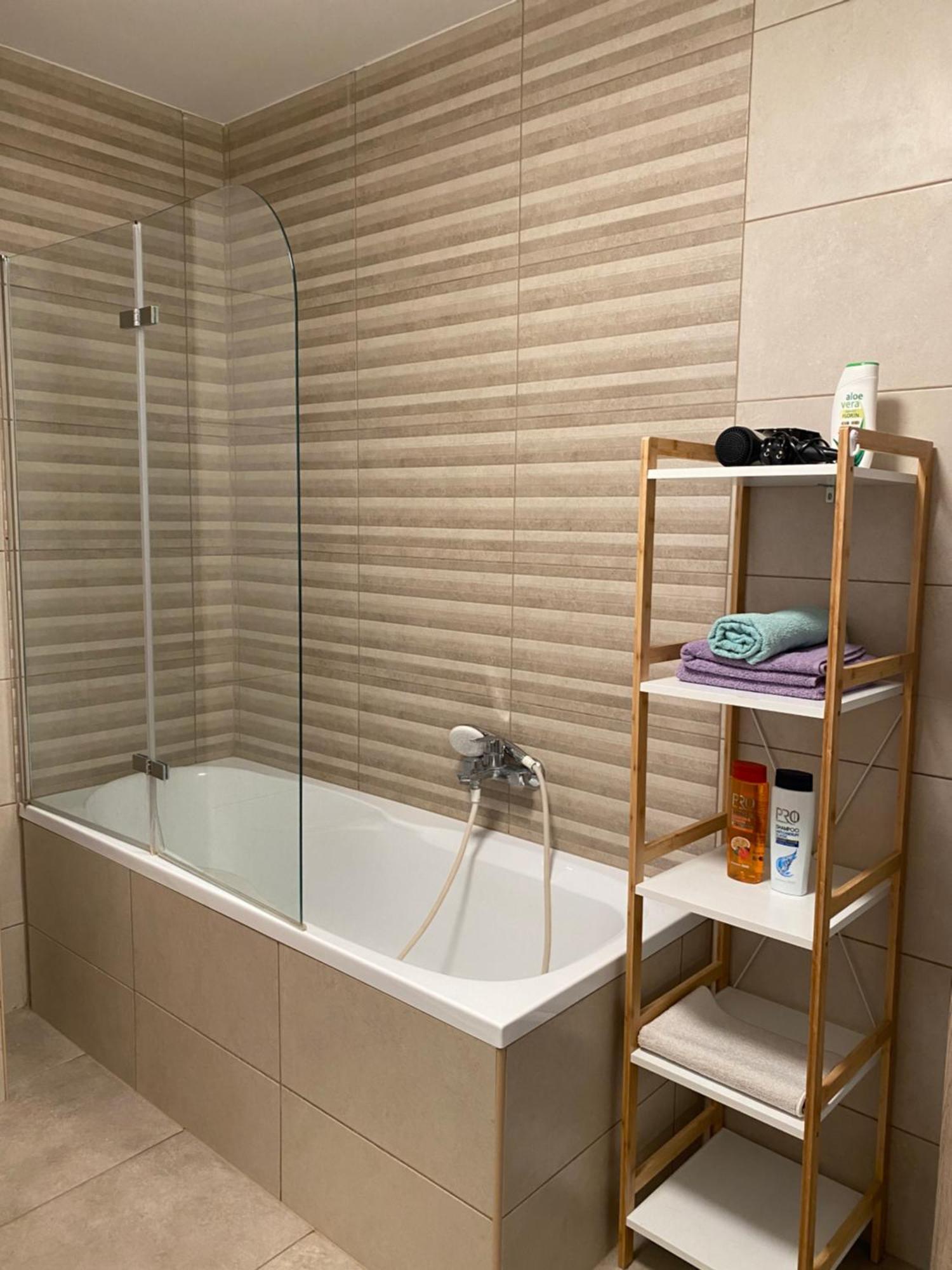 R77 Apartment Downtown - Penthouse بودابست المظهر الخارجي الصورة